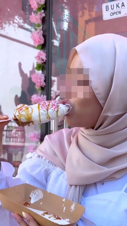 eSS 5 hijabi influencer ears dick shaped dessert bashed