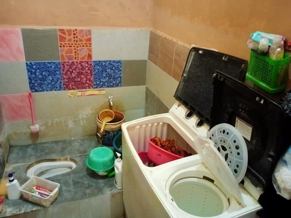 restaurant woman hides food drinks in washing machine toilet bedroom