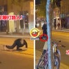 拿蛇鞭打路人