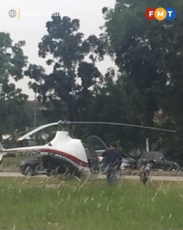 Ss 1 Primary Student Take Helicopter To School Field Take Off