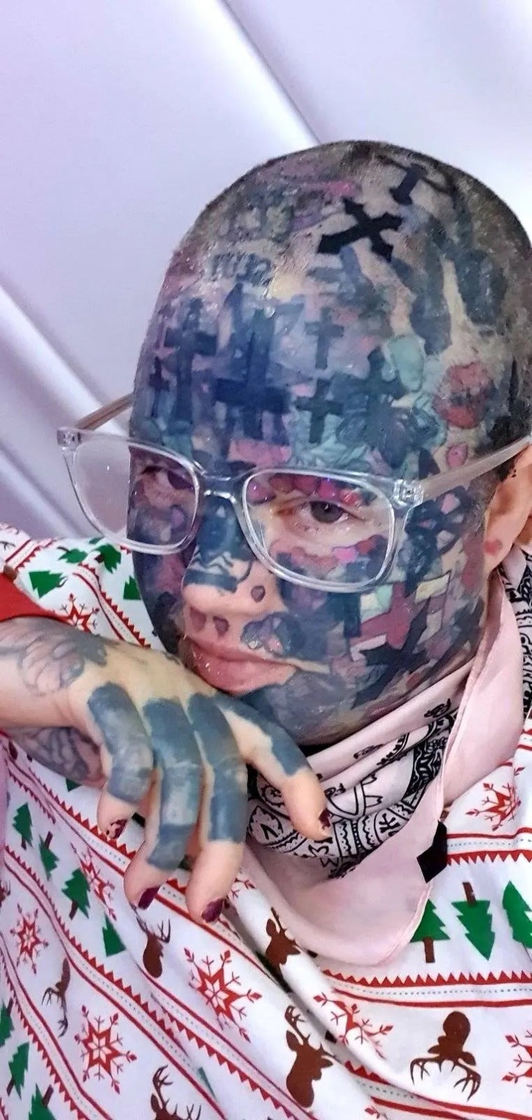 800 tattoos woman cant find job 6
