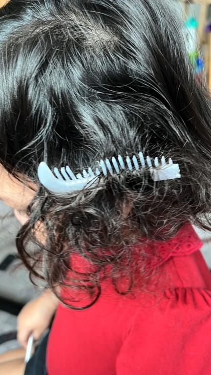 SS 3 daughter hair stuck mum seek help from bomba remove comb