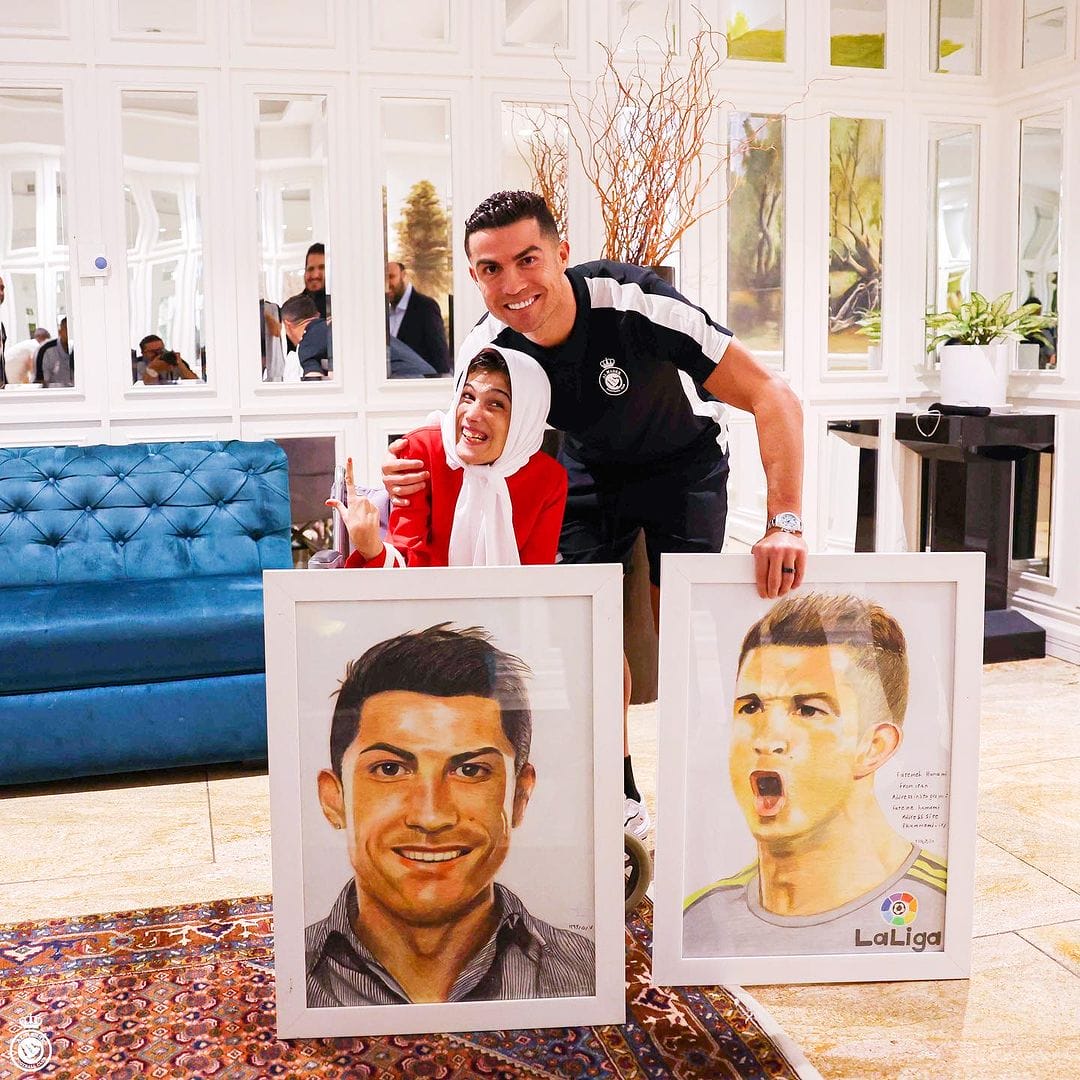 Cristiano Ronaldo Meets Iranian Artist Fatemah Hamimi Gift Potrait Drawings 2