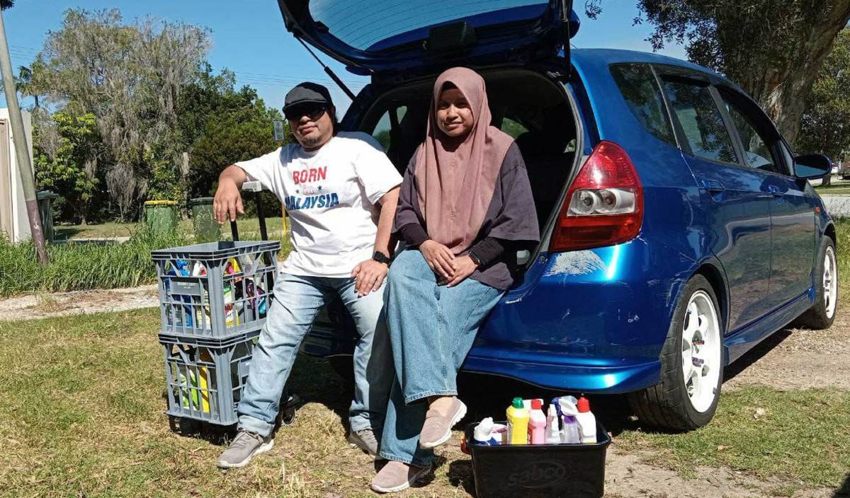 Farasafina Md Daud and family in australia live life work as cleaner 3