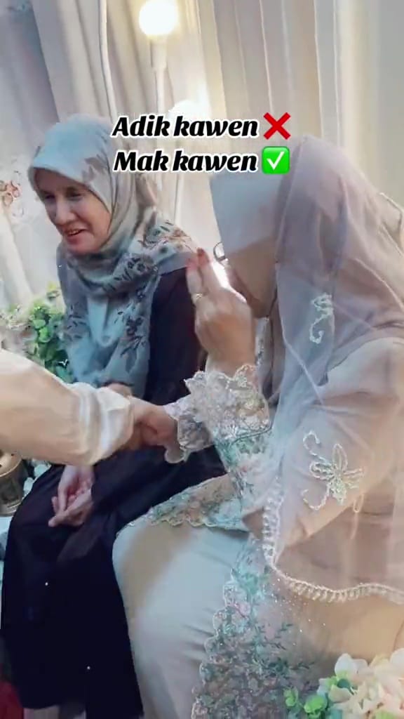 senior woman man marry each other after 50 years 1