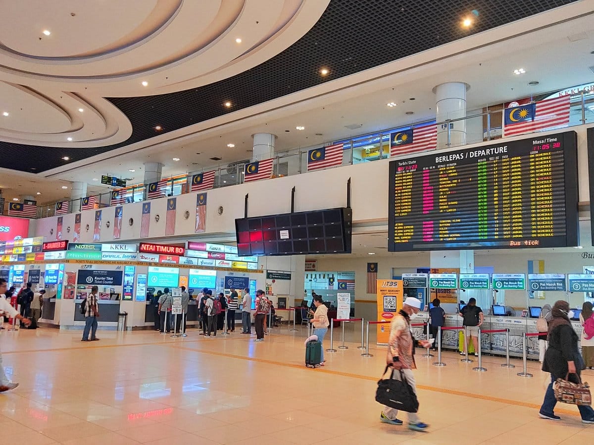 Tweet Tbs Station Departure Hall