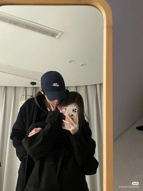 Ulzzang Couple Mirror Selfie