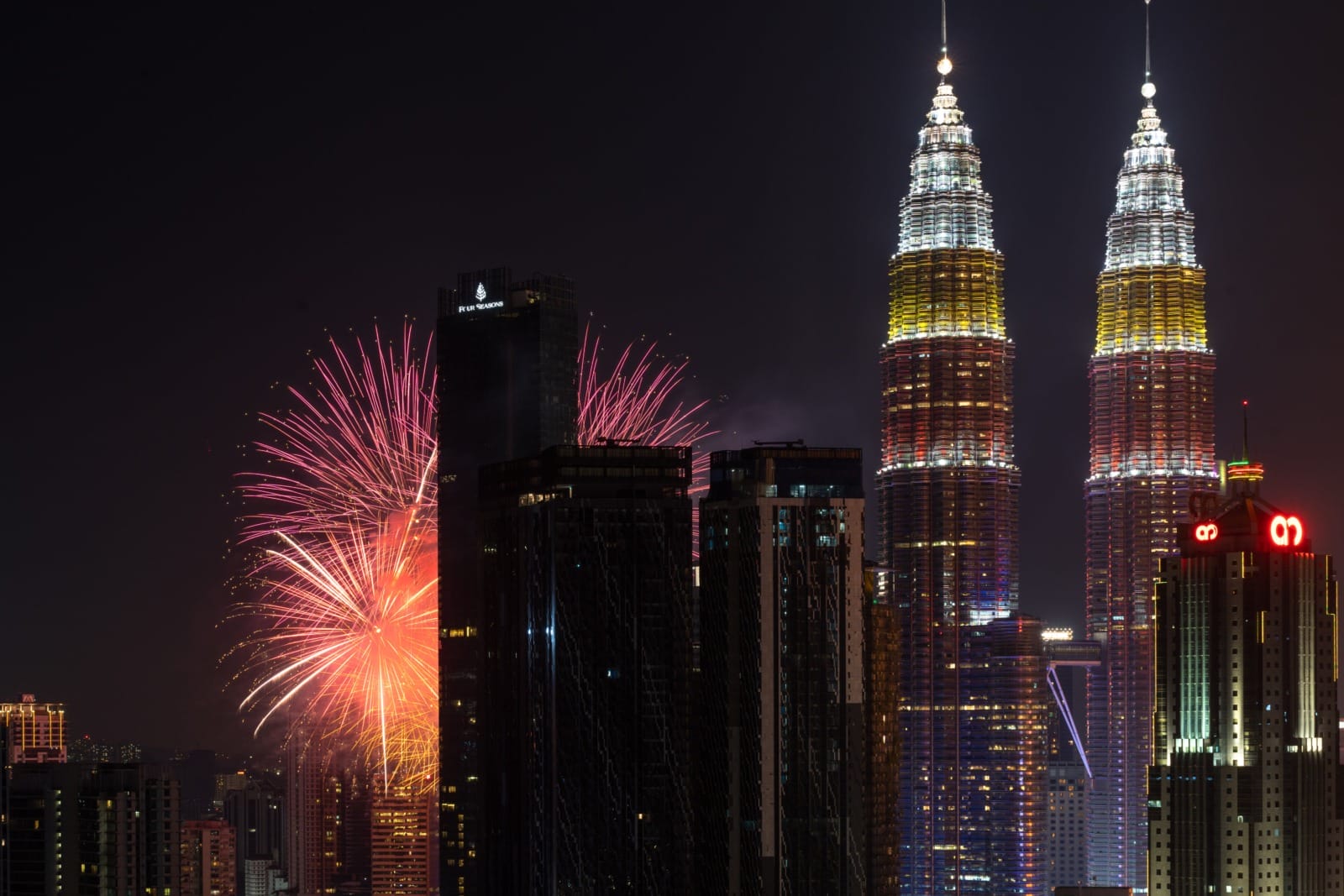 pexels faizal ortho kuala lumpur twin tower fireworks