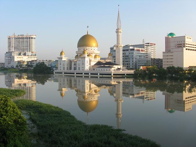 Mosque panoramio Tony Ng klang river