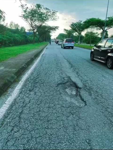 pothole road subang bestari shah alam drawings attention awas 2