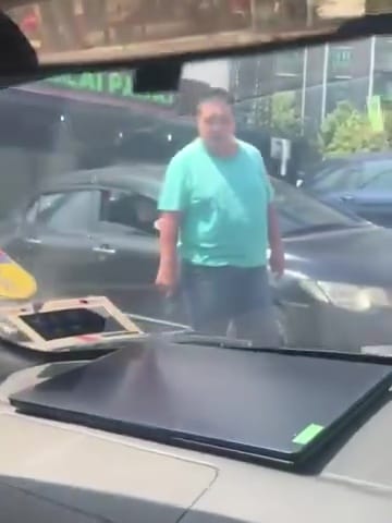 man pull pistol pull tow car 5