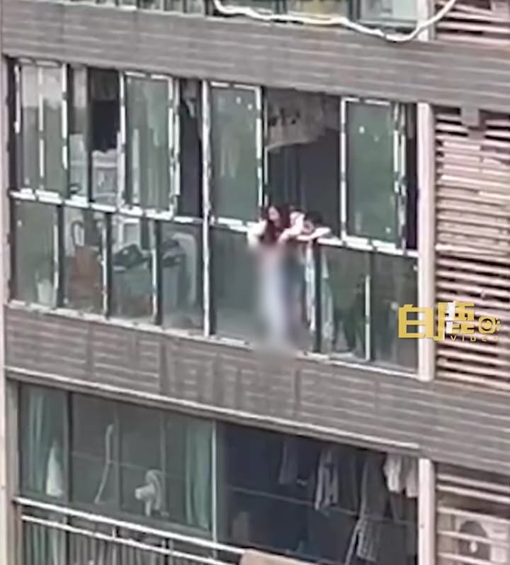 woman throw kid 22th floor 2