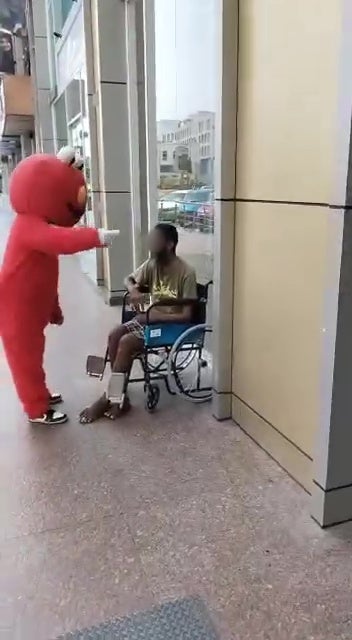 Elmo Hit People Injured Melaka Shopping Mall 7