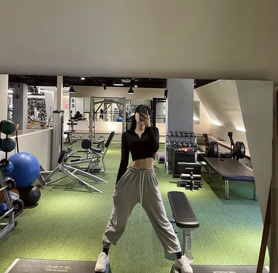 Korean Ulzzang Woman Gym Room