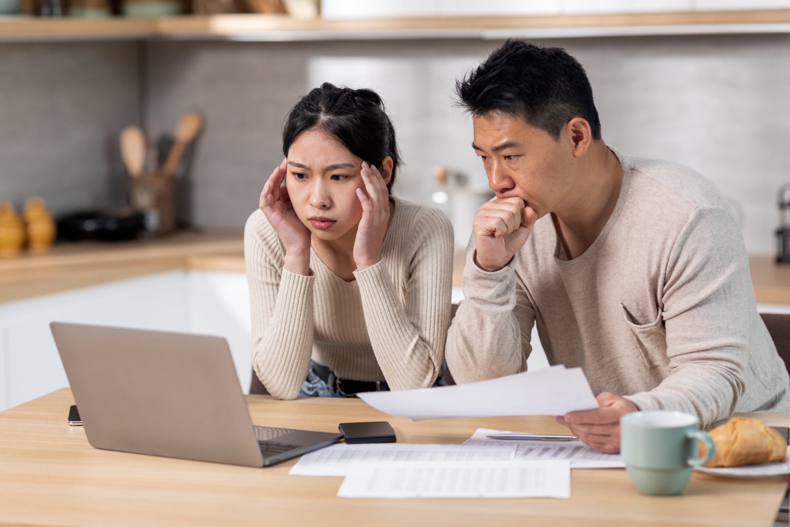 Asian Couple Home Financial Planning Sad 123Rf