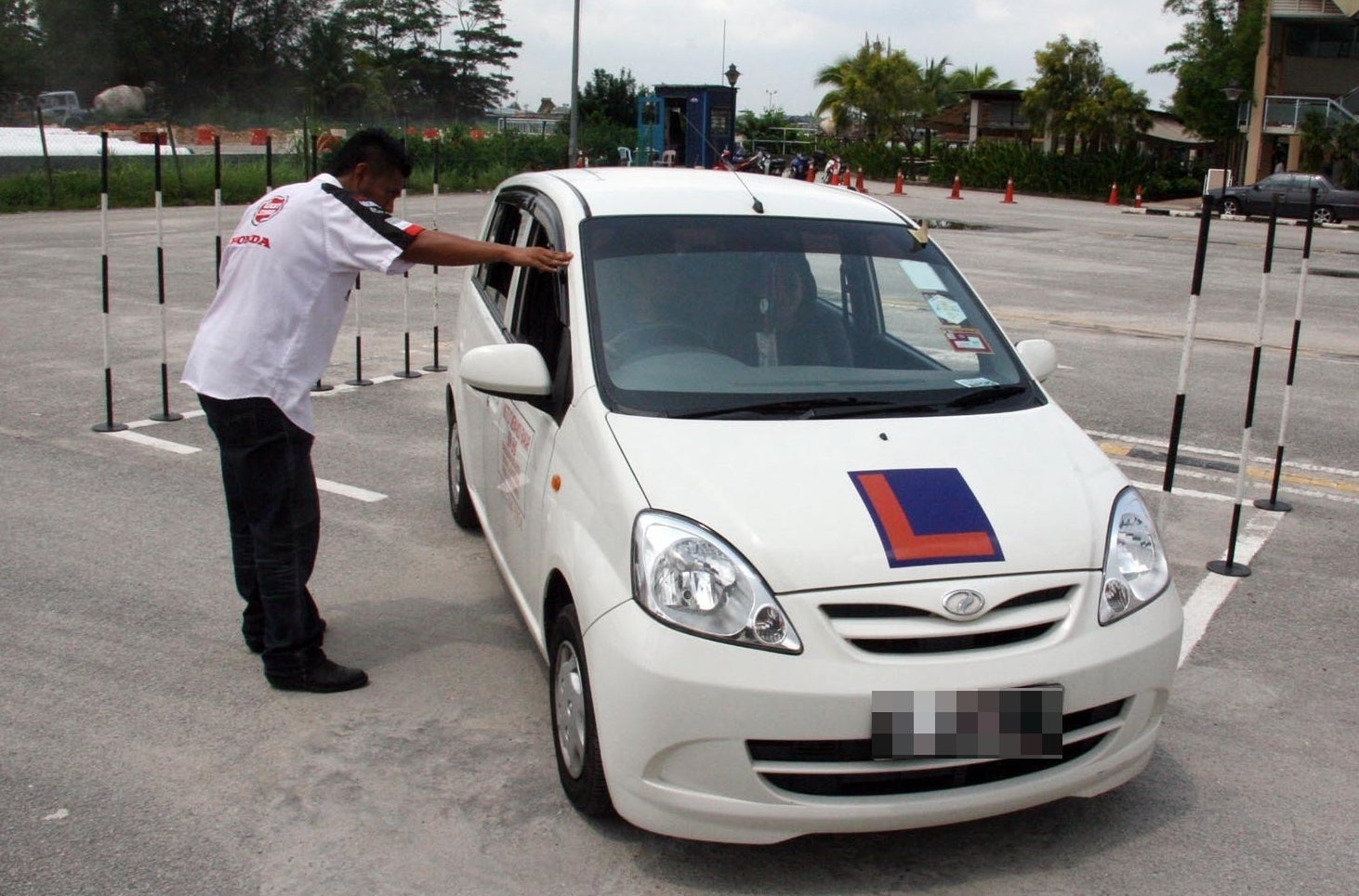 L license car driving learning centre malaysia