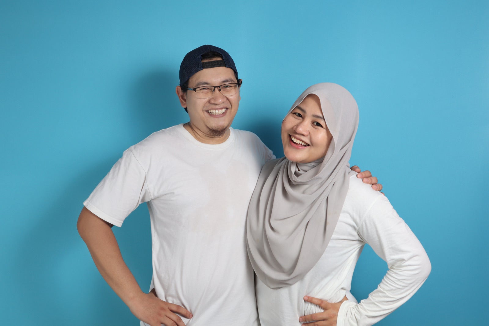 asian hijab muslim couple happy 123rf