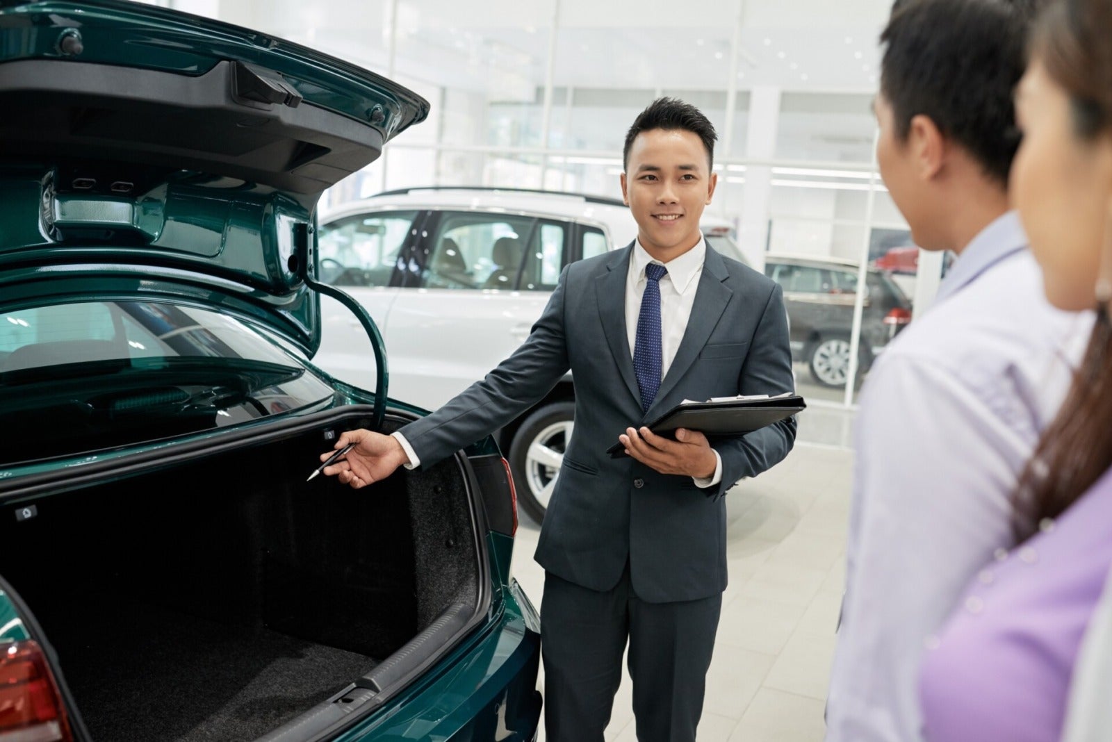 Car Salesman Agent Looking Car Customer 123Rf