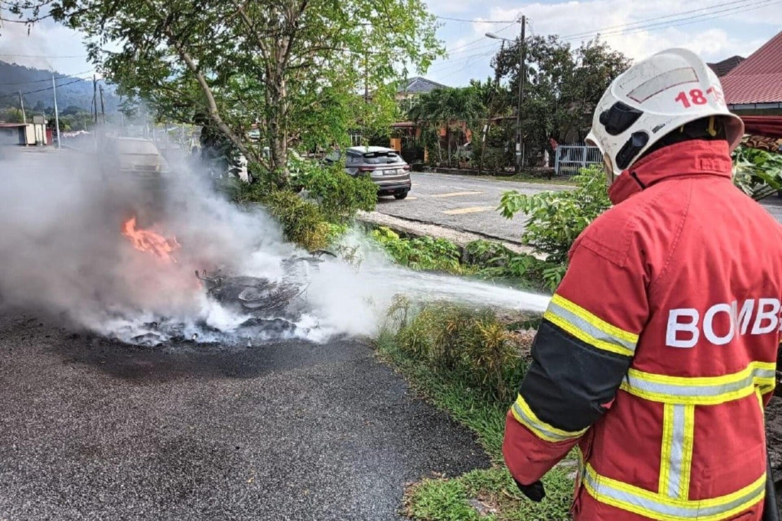 WANITA BAKAR MOTOR 1