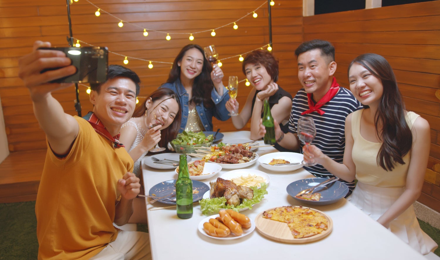 Asian Friends Gathering Selfie Taking Photo Drinking Eating Freepik