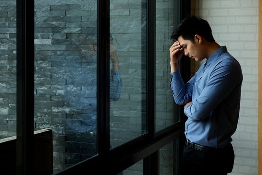 SAD ASIAN MAN 供车