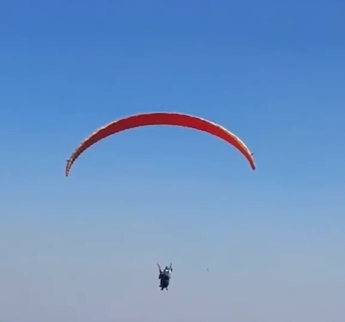 student paraglide to uni exam late traffic jam 15