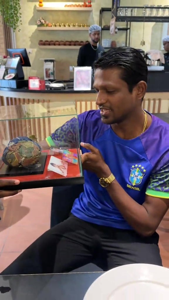 man receive lost bantal busuk 4 years later as birthday gift 7