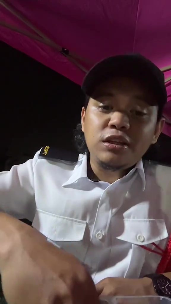 youtuber zukie mohamad security guard ramadan part time work 4