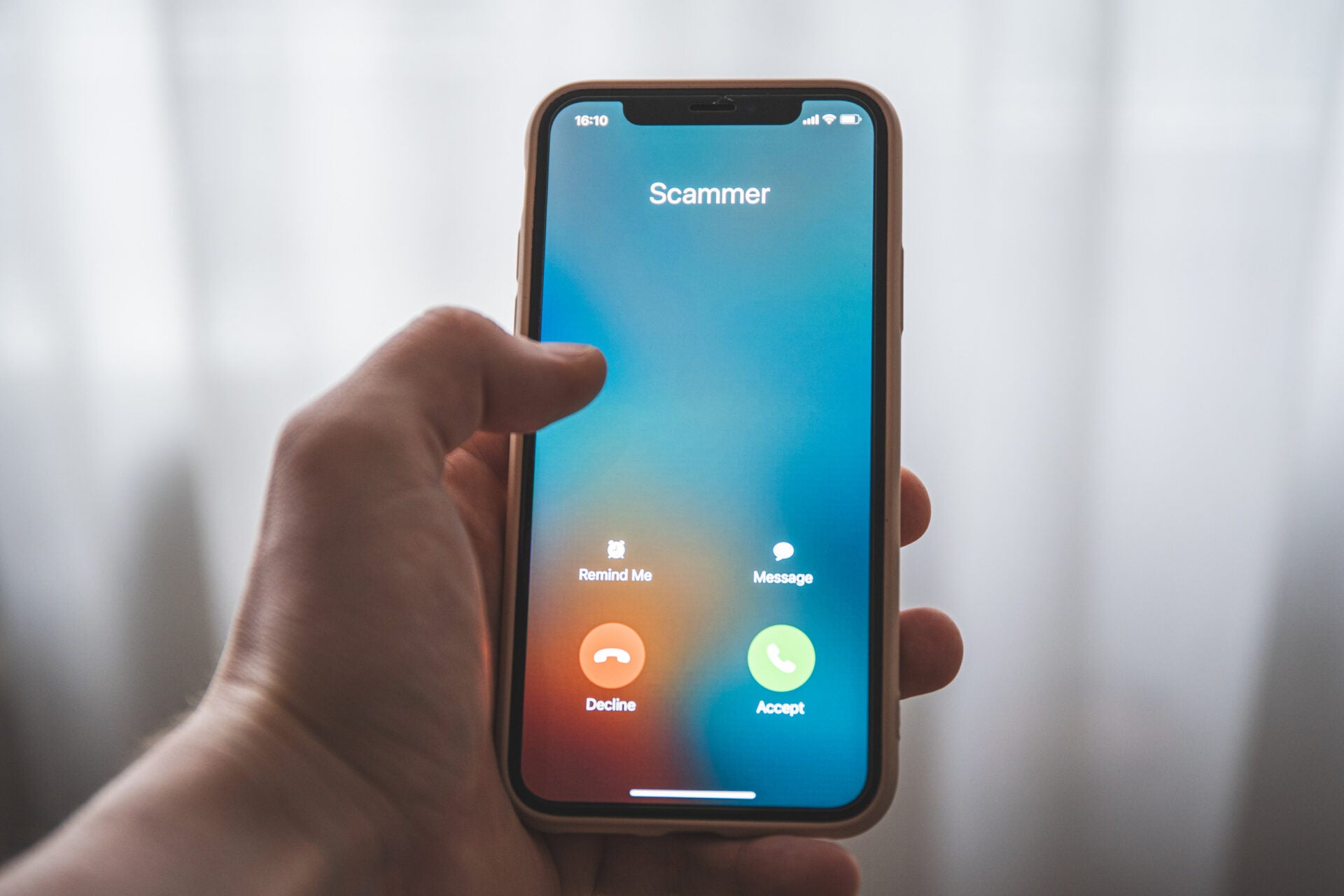 scammer call 123rf 1