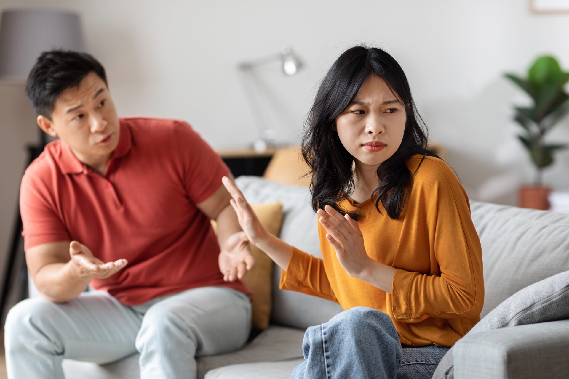 asian couple argue 123rf