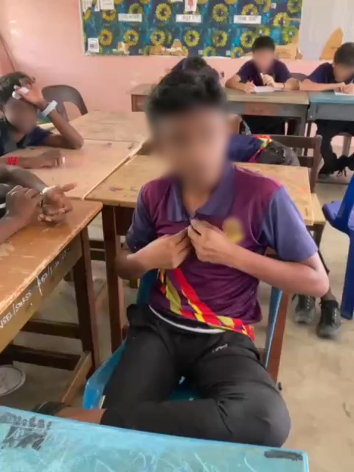 student go school see girlfriend 1
