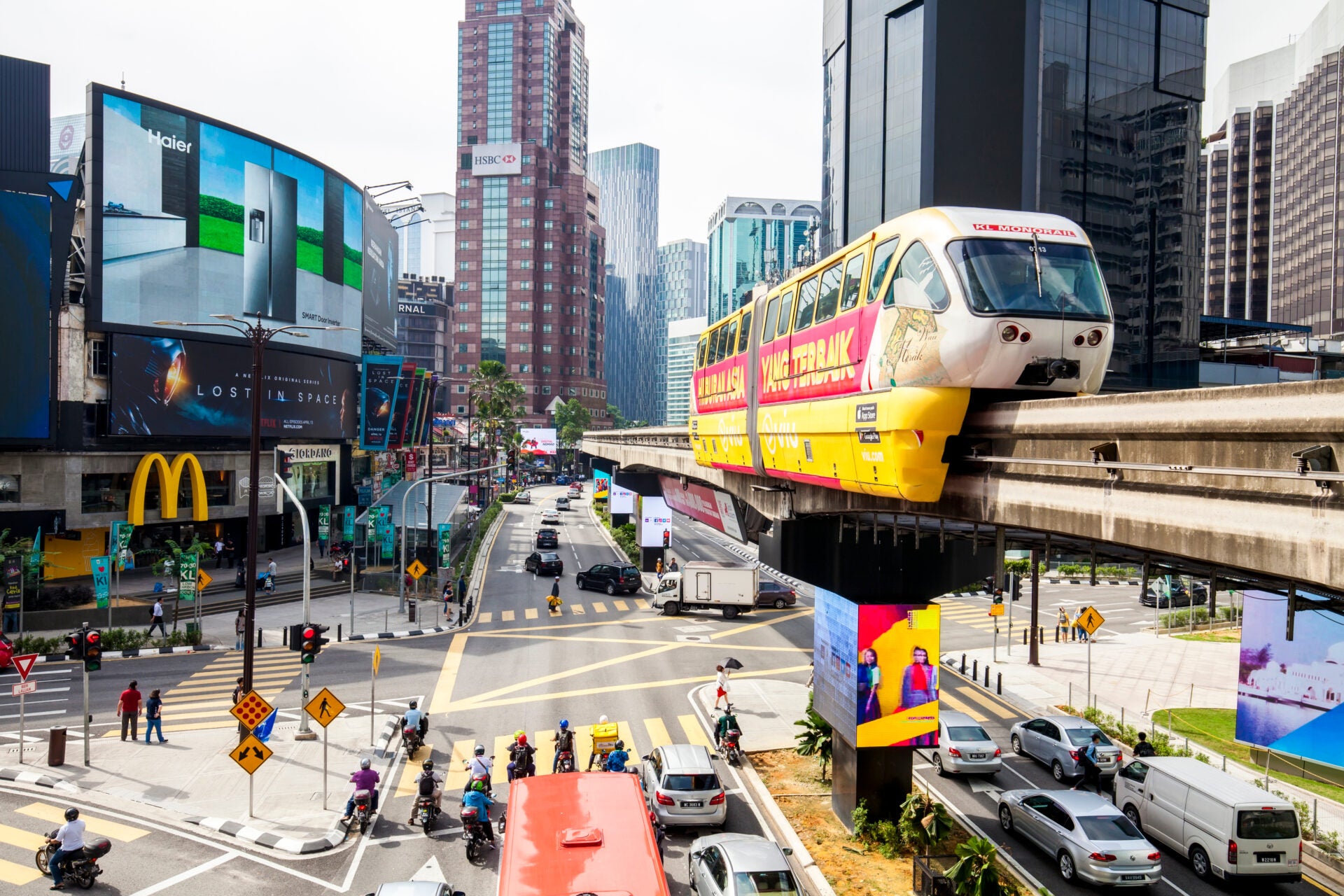 kuala lumpur bukit bintang monorail 123rf