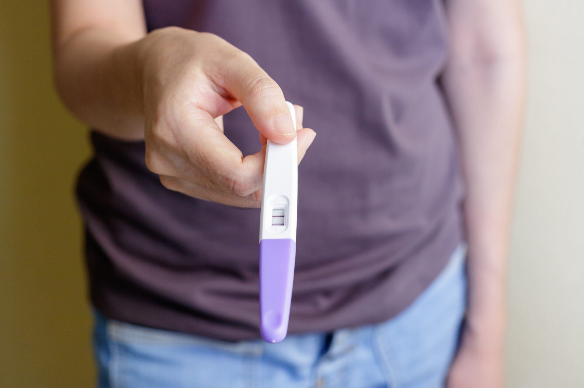 woman pregnancy test pregnant 123rf