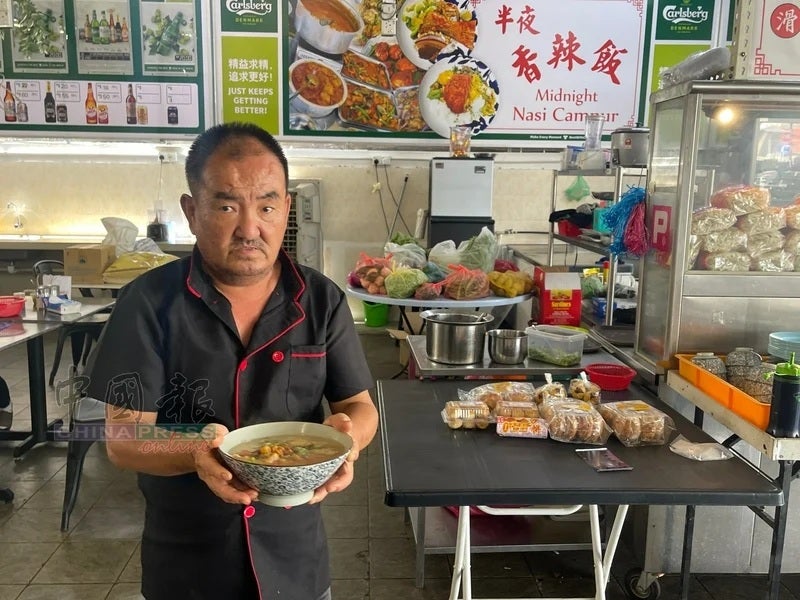 服务员讲话大声被误会态度差老板揭发听力障碍4