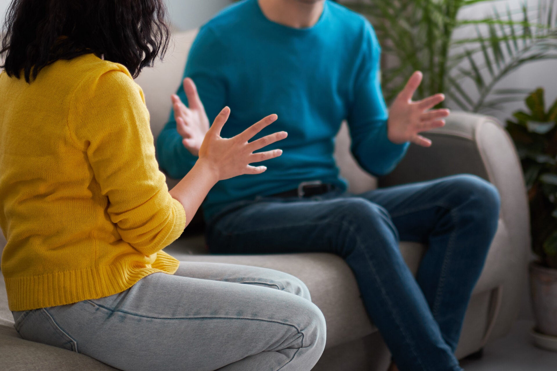 couple home argue sad 123rf 2