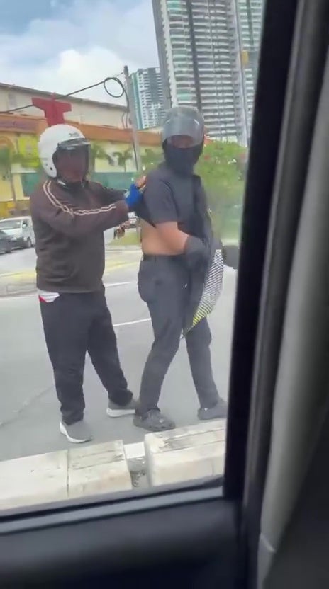foreign woman knife attack car accident 7