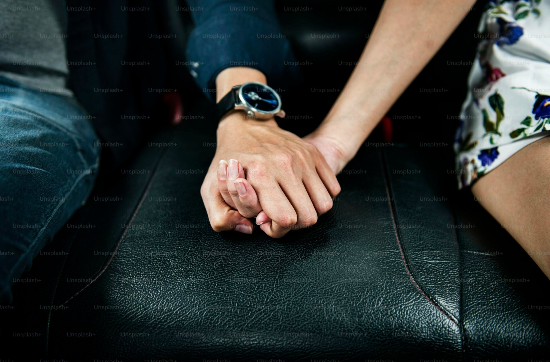 hold hand