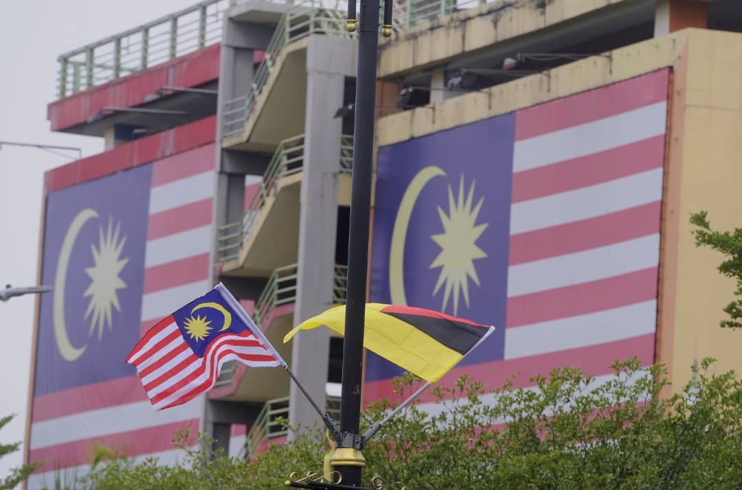 negeri sembilan flag malaysia jalur gemilang buidling