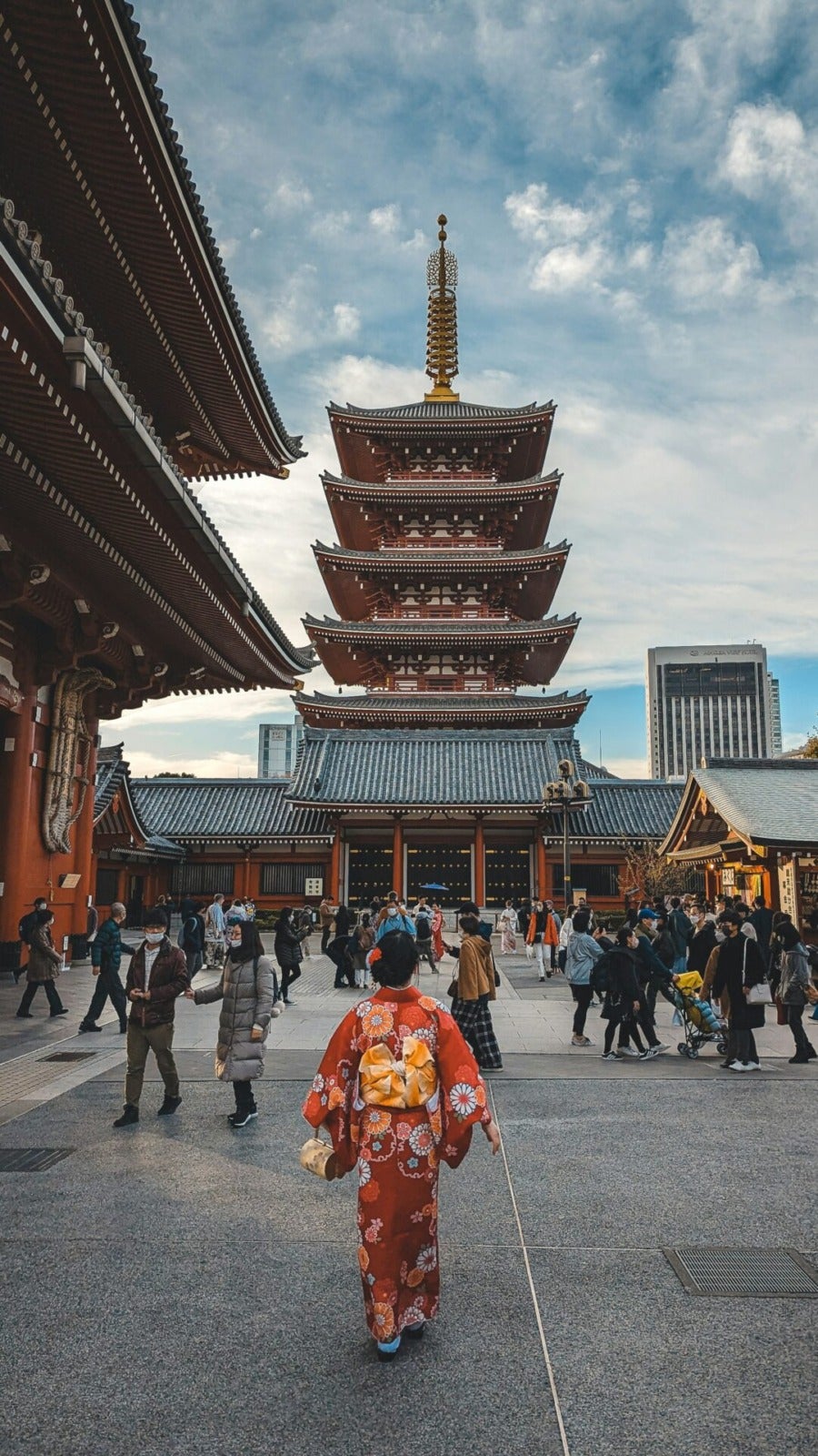 willian justen de vasconcellos japan tourist travel unsplash