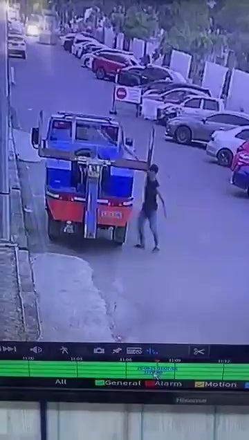 男子不满车被拖走放火烧拖车 4