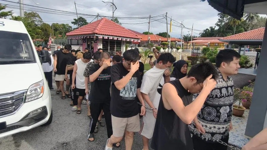 china scammer at malaysia 1