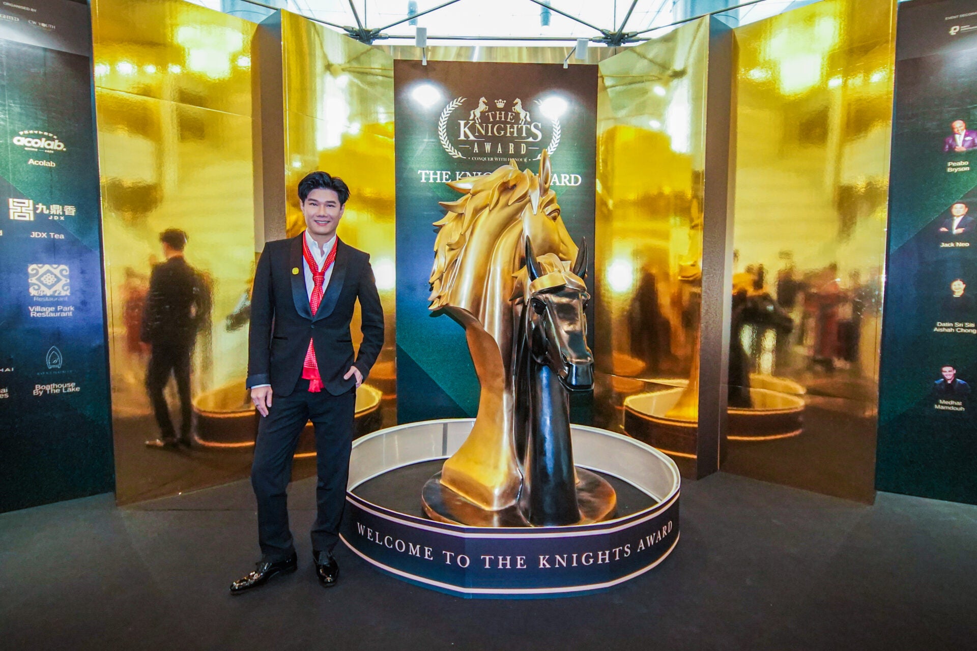 Performer Vic Teo