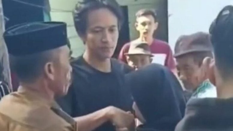 Suami di Konawe Serahkan Istri ke Selingkuhan Melalui Proses Adat 777x437 1