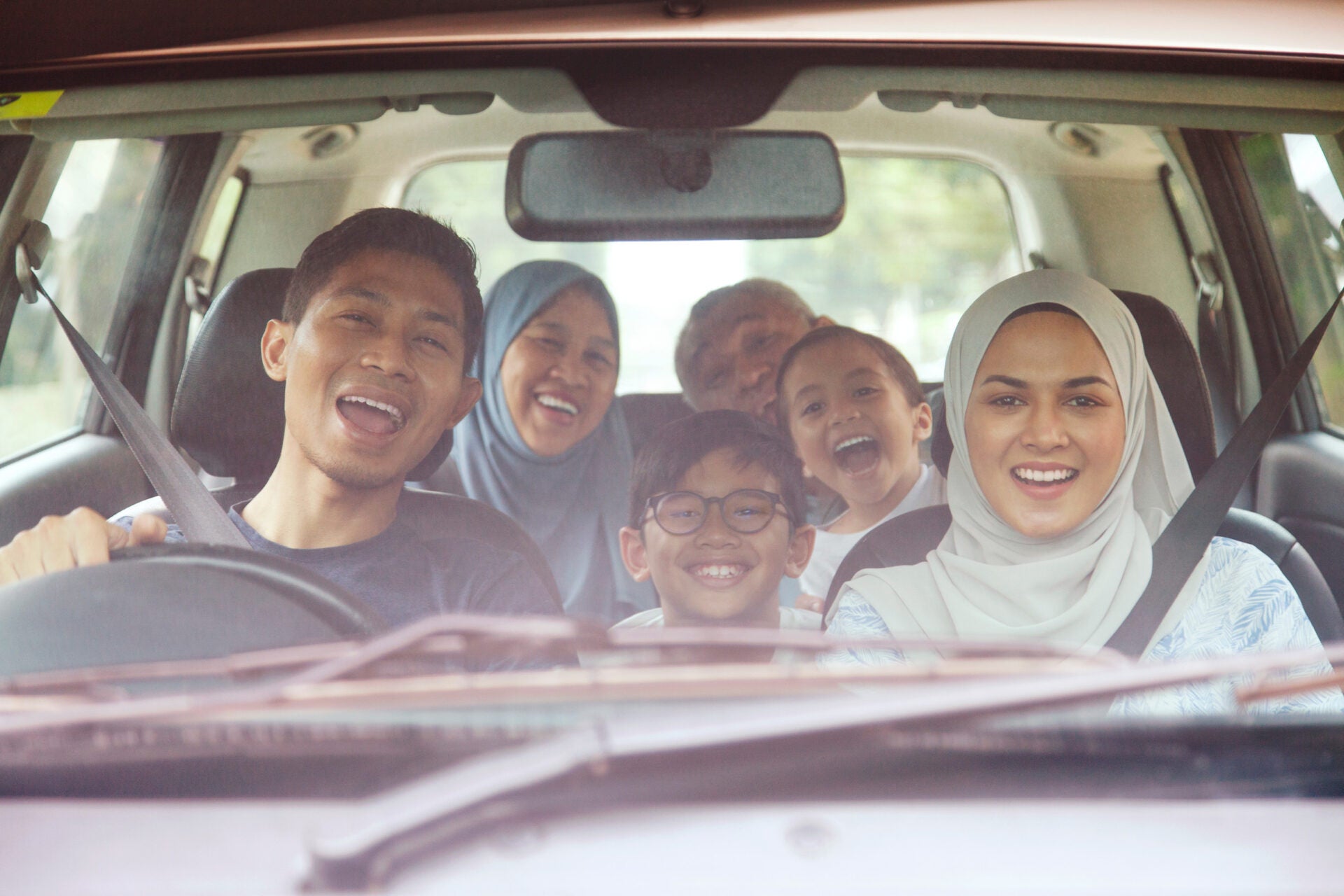 family trip travels car happy 123rf