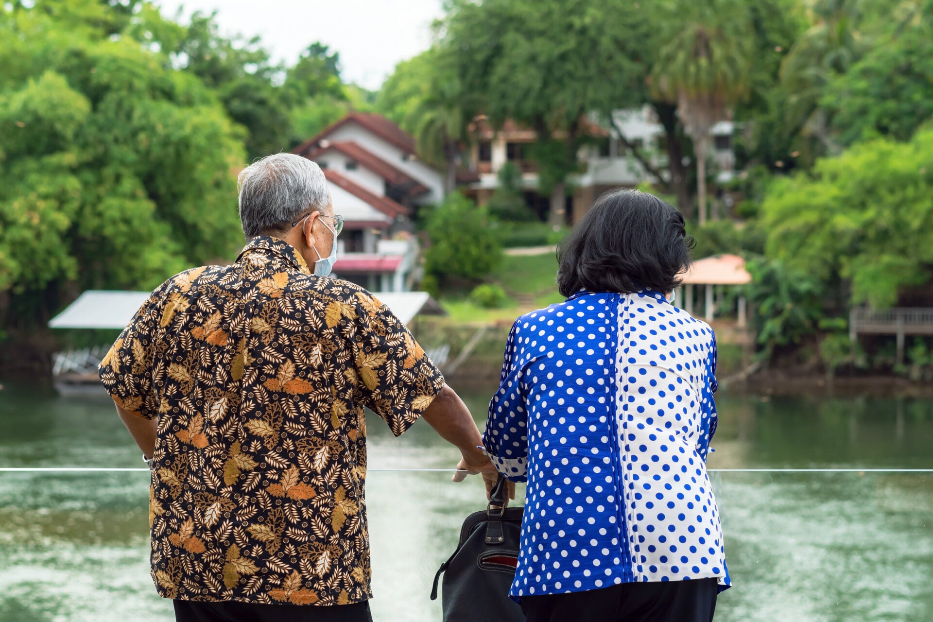 retired senior couple travel 123rf