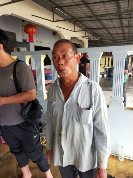 半独立式屋子失火80烧毁屋主