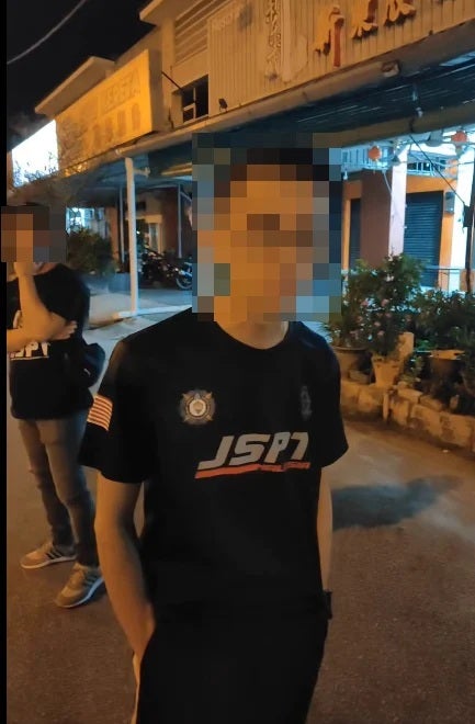 2男子假扮警察勒索RM300被揭穿逮捕