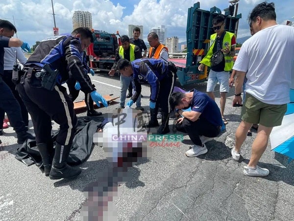 spm考生骑摩托车被撞后逃3