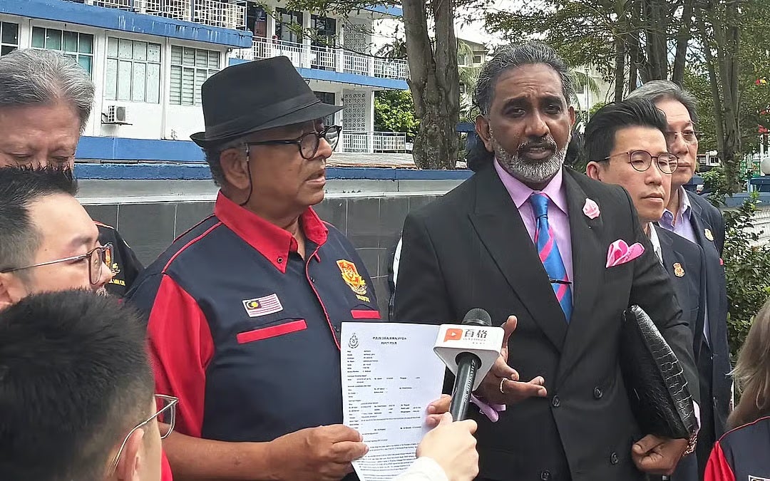 女网红自称拿督头衔虚假报警2