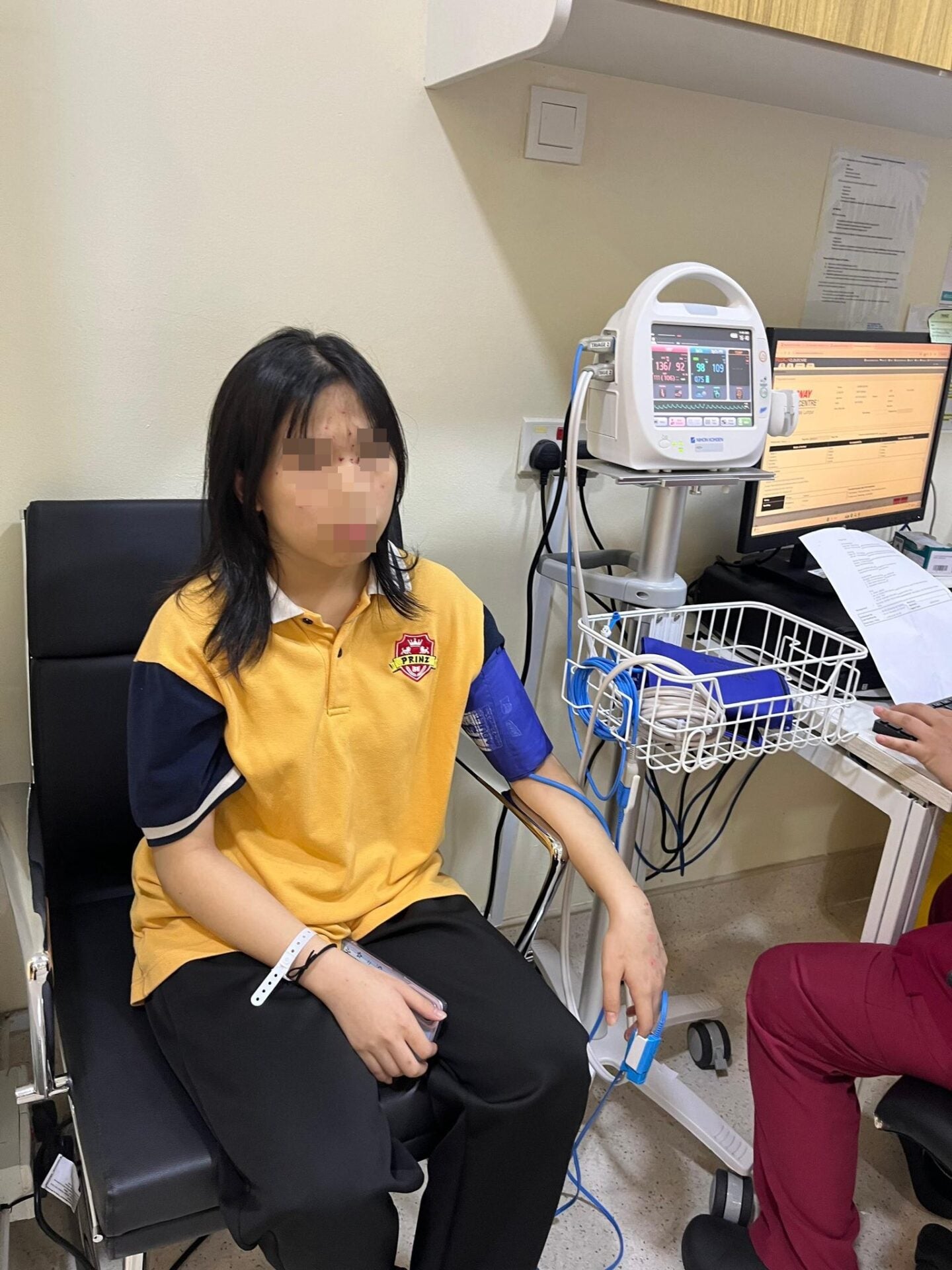 学校科学实验室爆炸事故眼睛受伤家长不满意校方解决方案 6